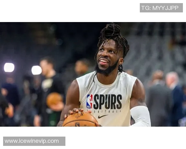 卡罗尔是谁 足球球星背后的故事与成就解析