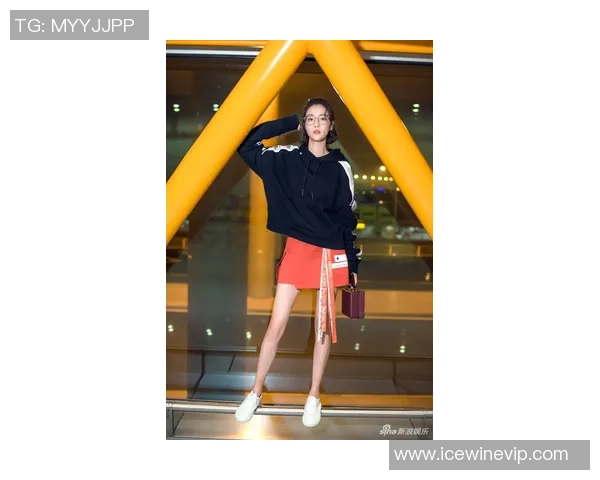 足球明星与女明星同款T恤大公开时尚潮流与运动风完美结合